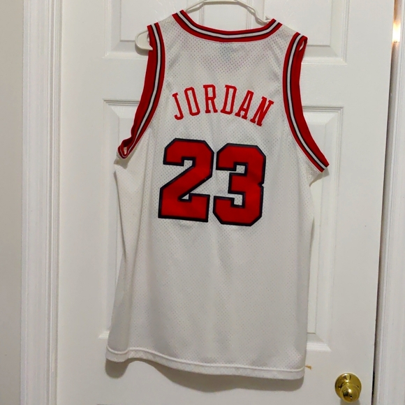 Nike Other - A men's NBA Jordans Jersey